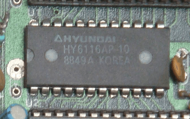 SRAM (静态随机存取存储器)