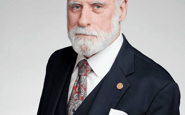 温顿·瑟夫(Vint Cerf)