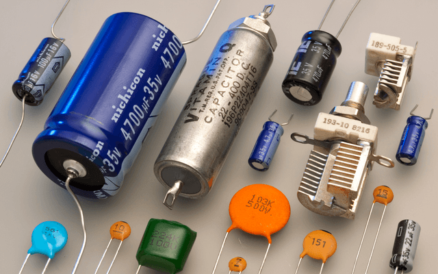 Capacitor