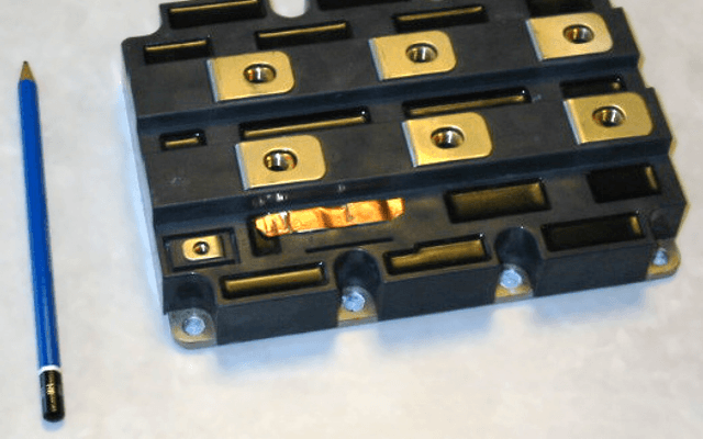 IGBT (绝缘栅双极晶体管)