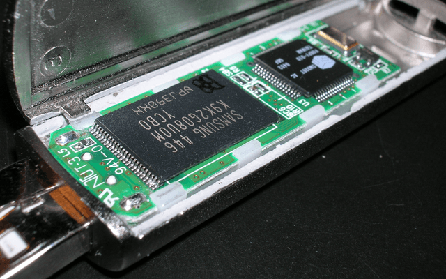 闪存颗粒（NAND Flash）