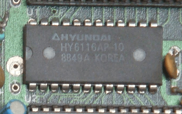 SRAM (静态随机存取存储器)