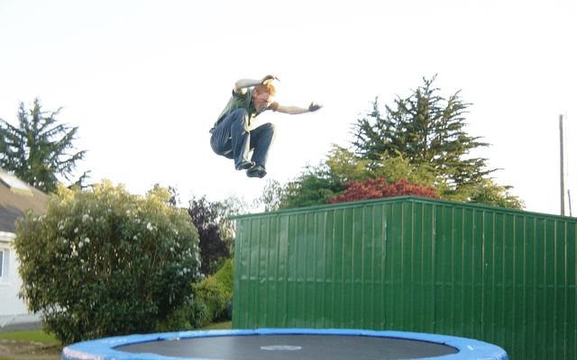 蹦床函数（Trampoline）